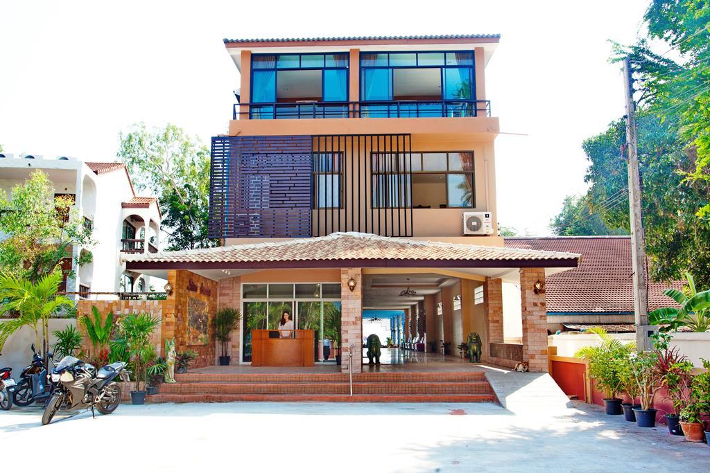 Sea Breeze Guest House Cha-Am Exterior foto