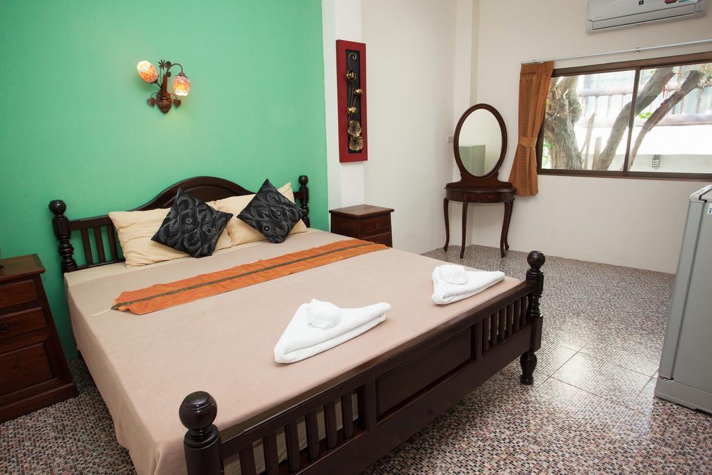 Sea Breeze Guest House Cha-Am Quarto foto