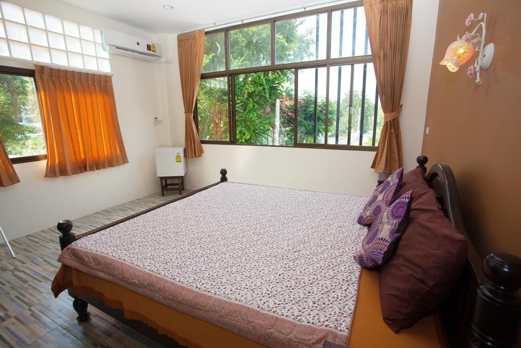 Sea Breeze Guest House Cha-Am Quarto foto